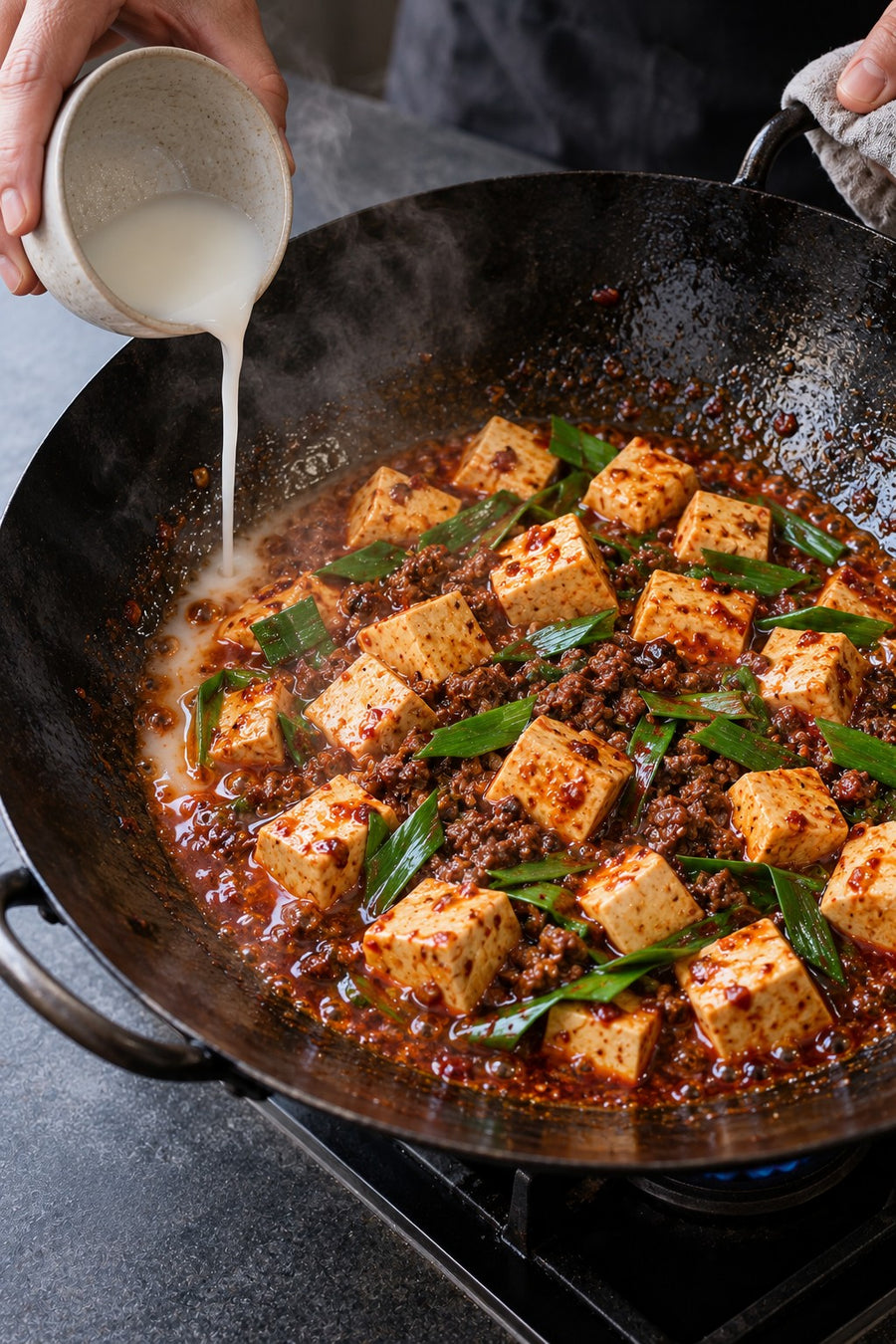 Mapo Tofu, the Chengdu Way, step 7: Thicken in three stages