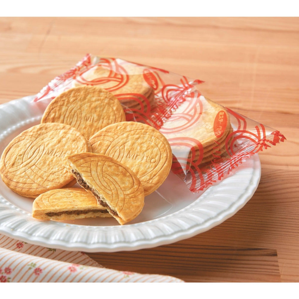 mister-ito-chocolate-cream-sandwich-biscuits-126g-12-pieces-2