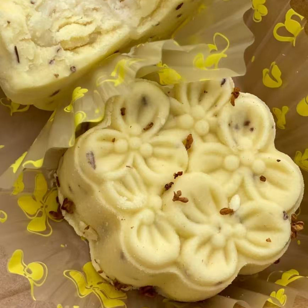 osmanthus-rice-wine-mung-bean-cakes-2-pieces-150g-3