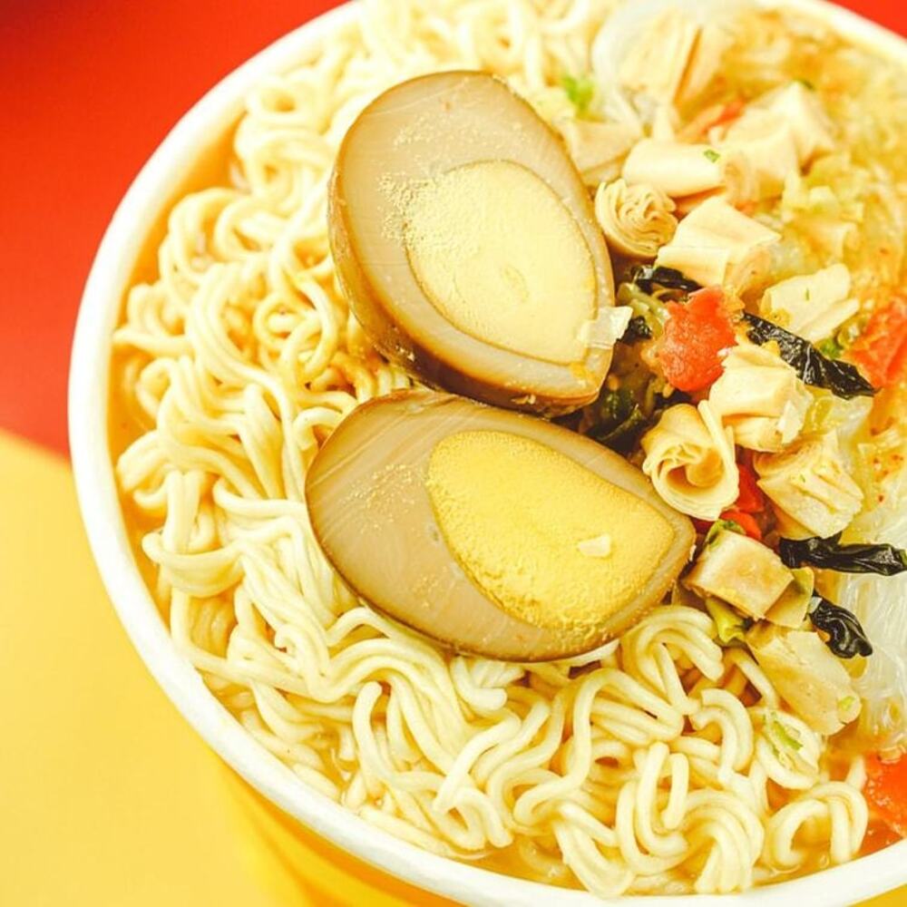 Yang-Zhanggui-Instant-Noodles-&-Vermicelli-Bowl-–-Golden-Beef-Broth-Flavor-197g-4