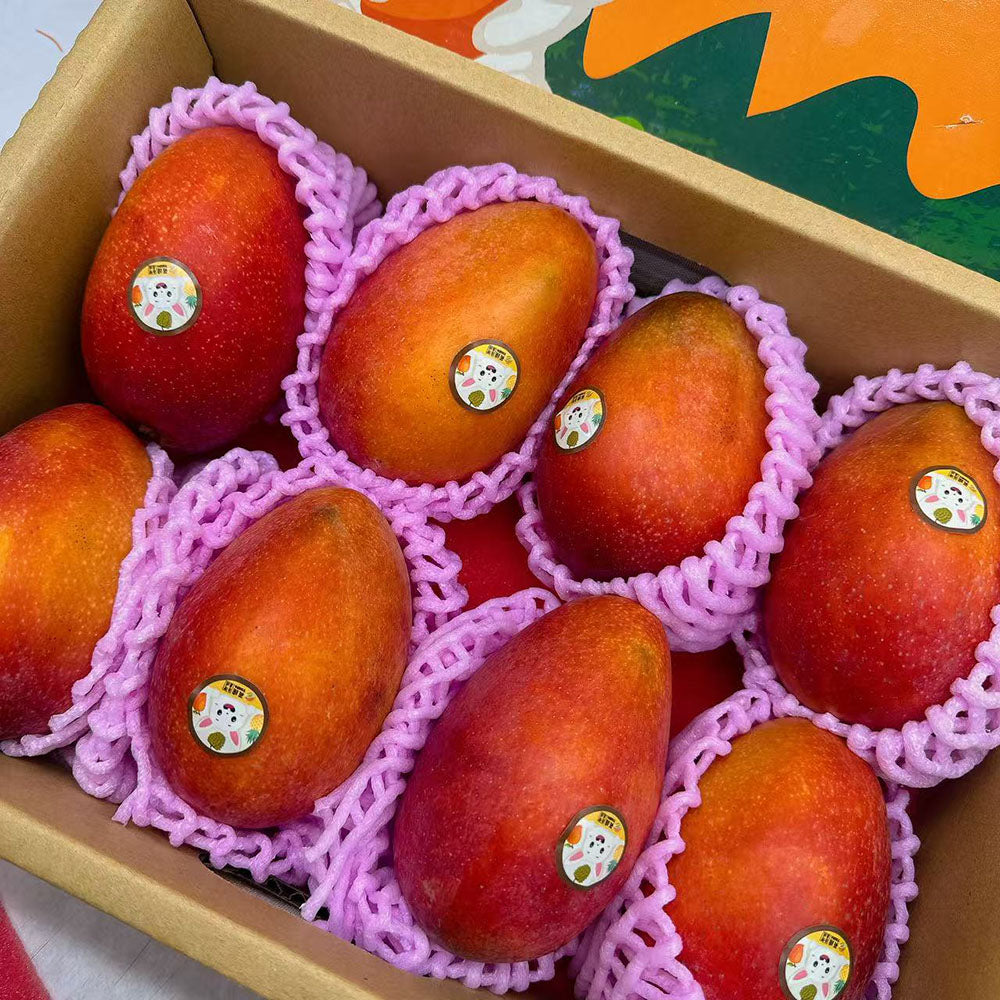 Taiwan-Fruit-Festival-Air-Shipped-Golden-Pineapple-&-Irwin-Mango-Gift-Set-with-2-Sam’s-Swiss-Rolls-($10-Value)-6